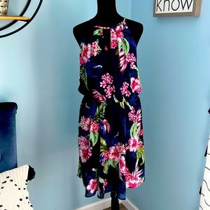 Beautiful blue floral sundress! Size large.